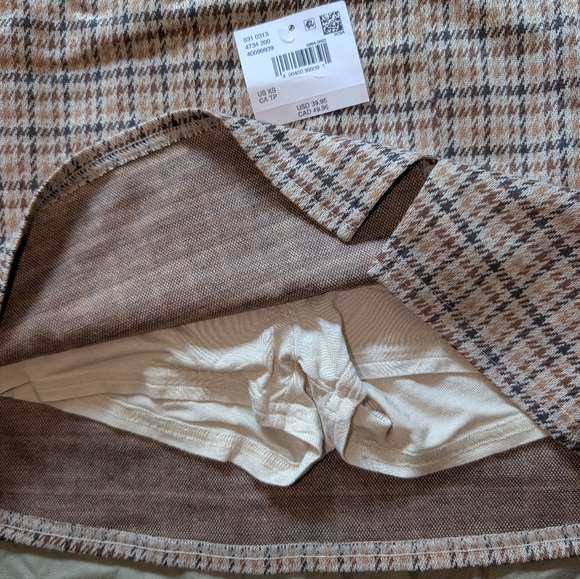 American Eagle Outfitters Checkered Mini Skirt in Tan and Black - Picture 4 of 4